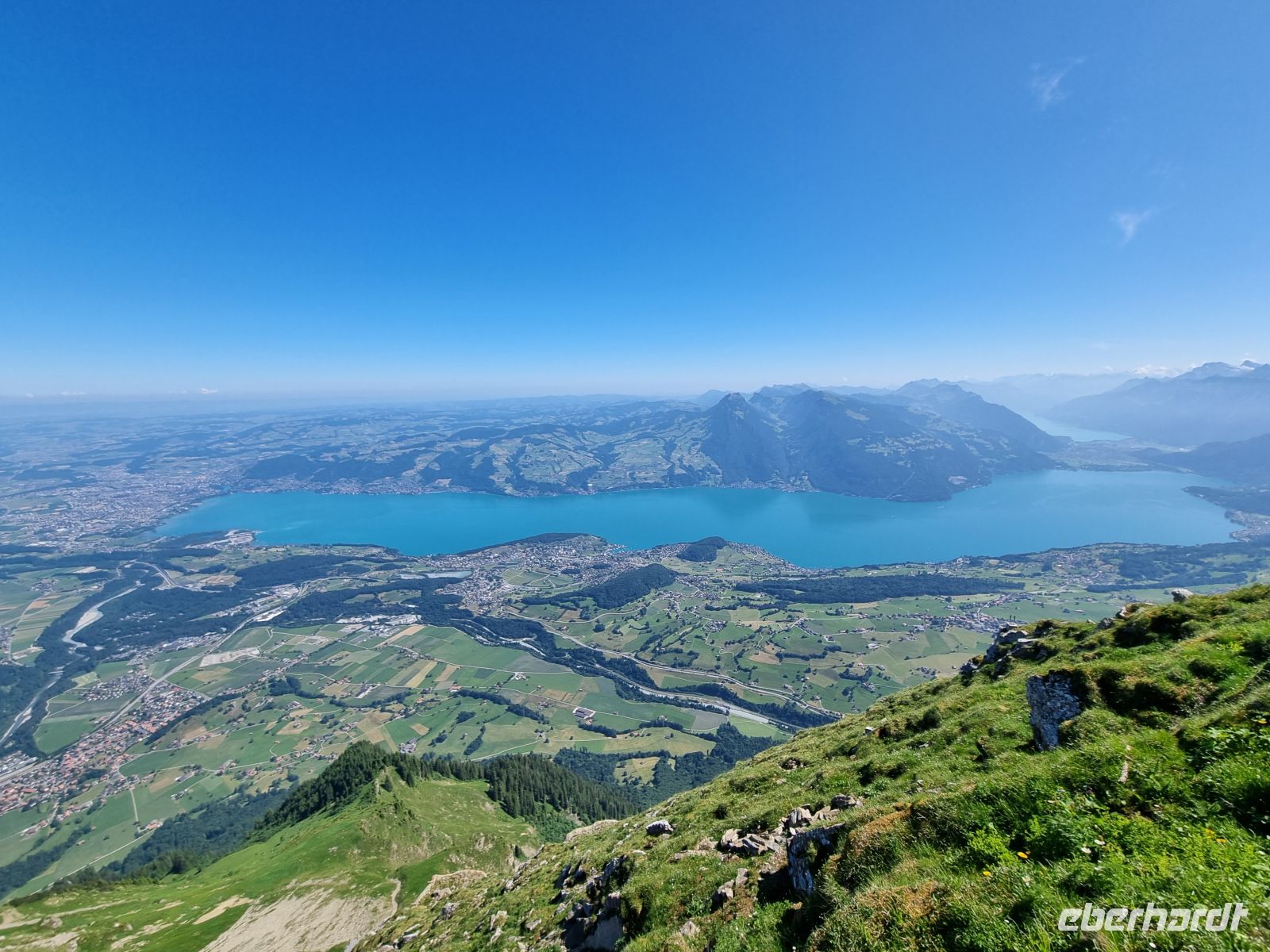 Ausblick vom Niesen auf den Thunersee 