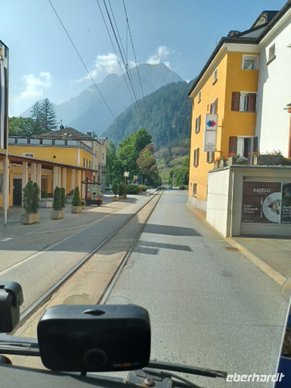 Auf den Stadtschienen des Bernina Express