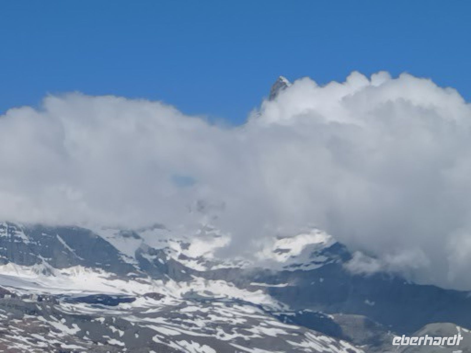 Auf dem Gornegrat: das Matterhorn zeigt sich noch zaghaft