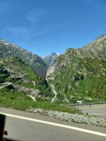Rückblick auf die Staumauer Grimselpass