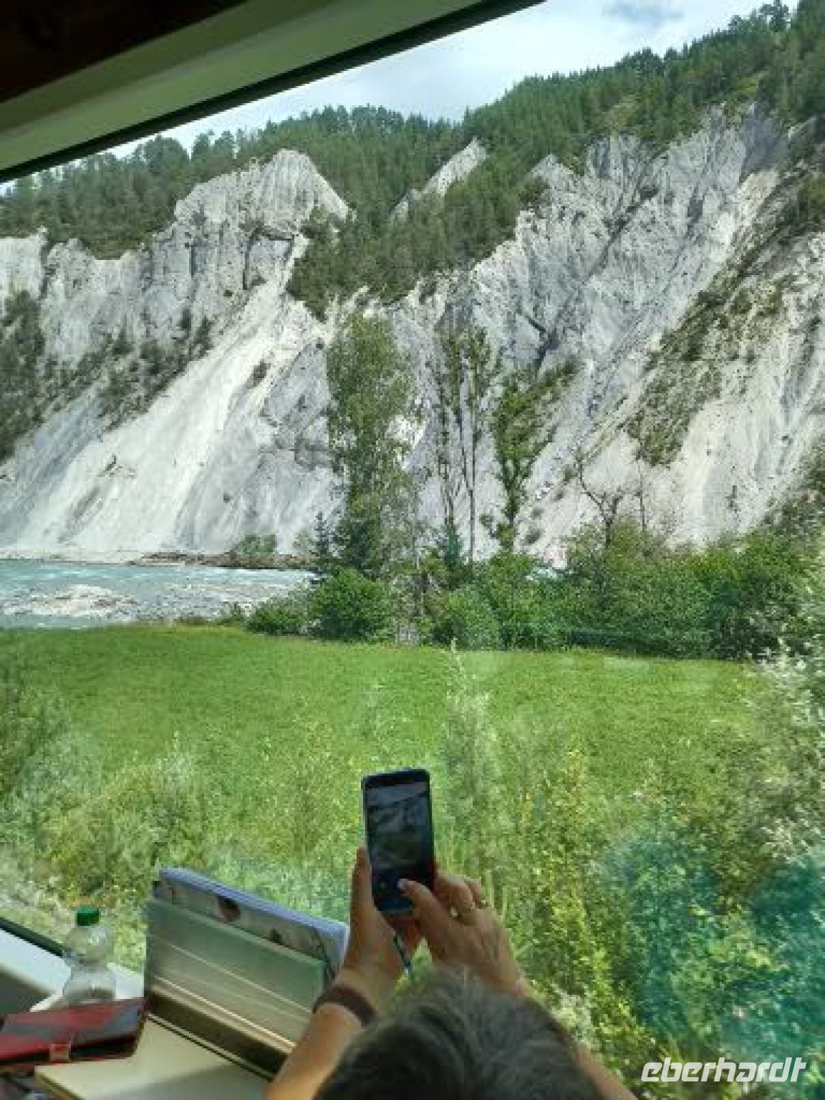 Glacier Express Fahrt durch die Rheinschlucht