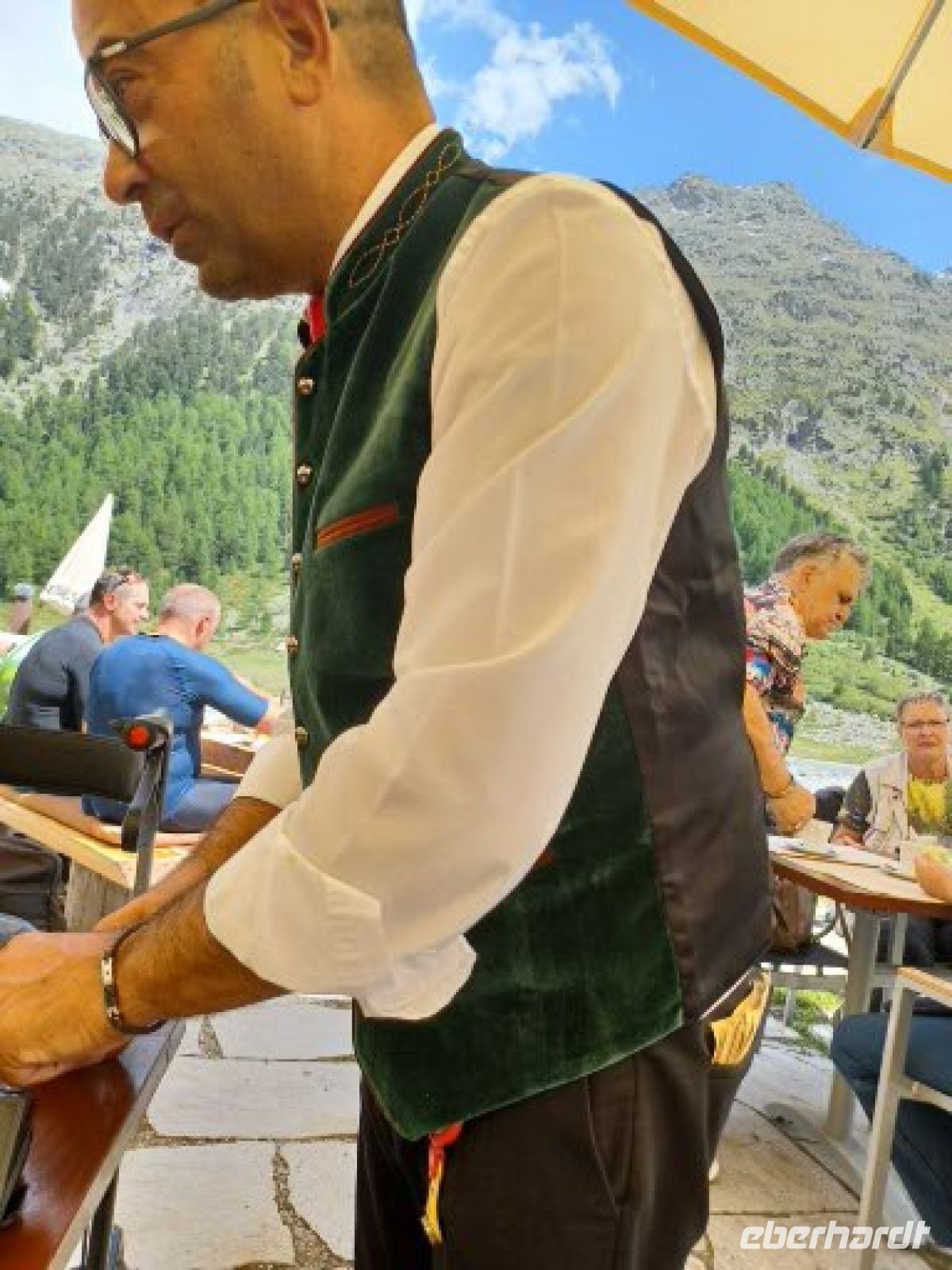 Engadiner Servicekleidung