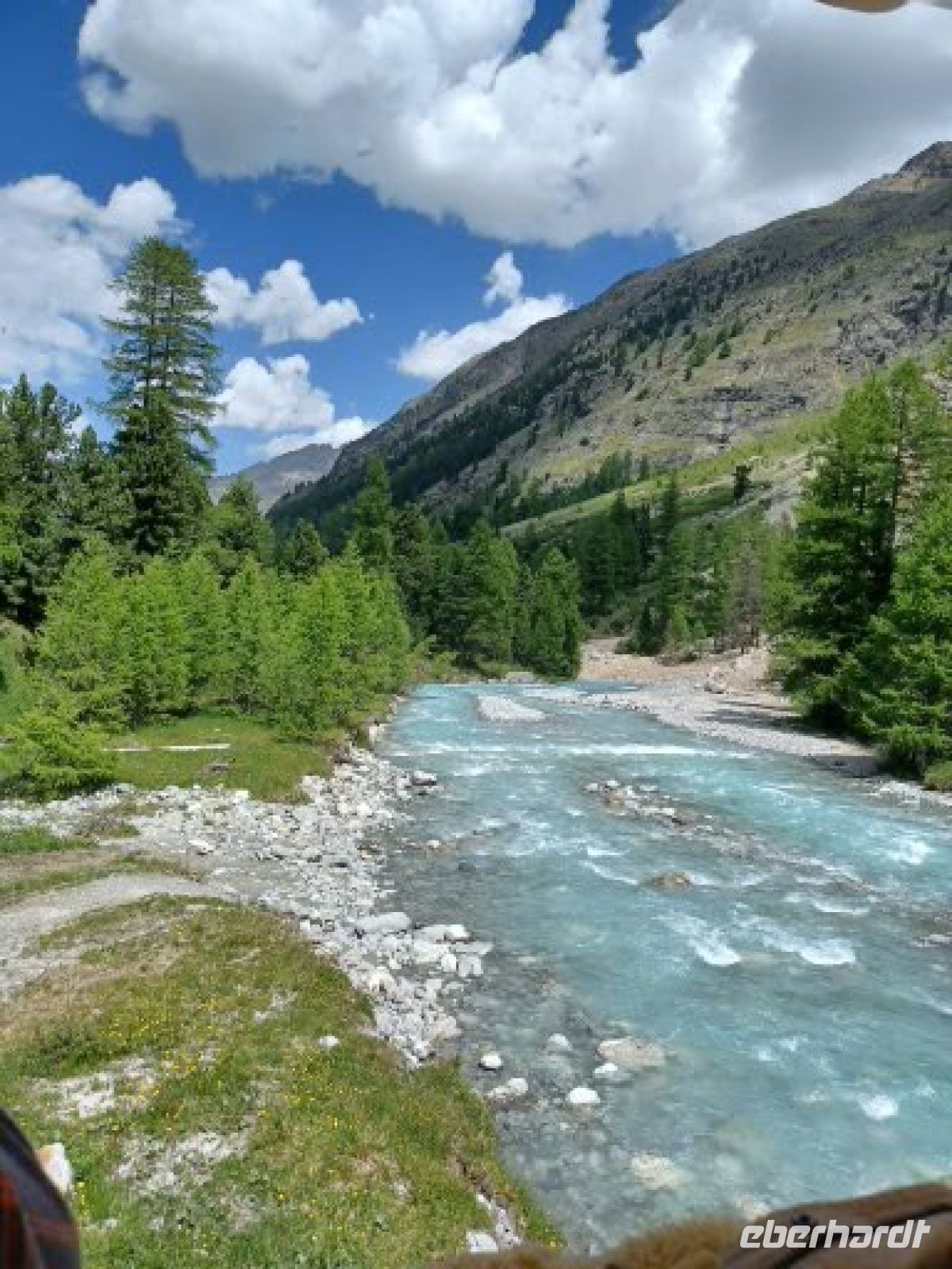 Flussüberquerung im Val Roseg