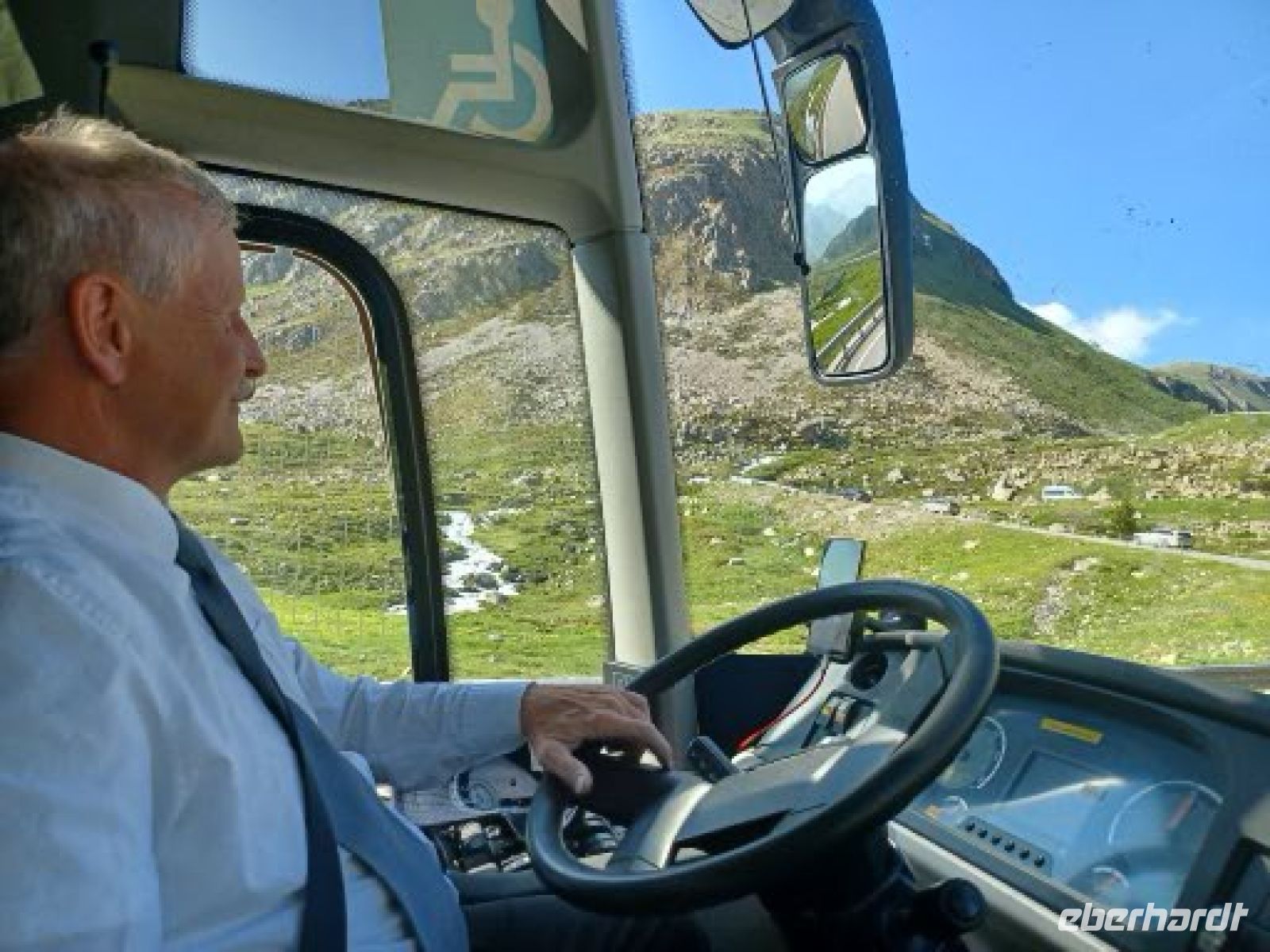…sicher über die Pässe -Auffahrt zum Julierpass