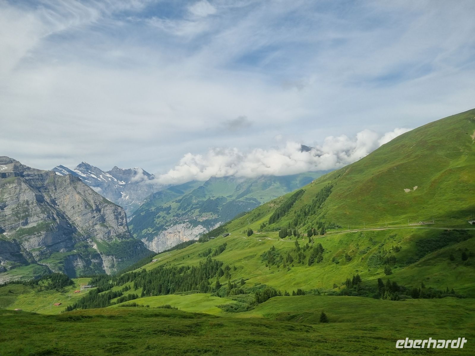 Fahrt mit der Jungfraubahn zum Jungfraujoch - Blick in Richtung Schilthorn