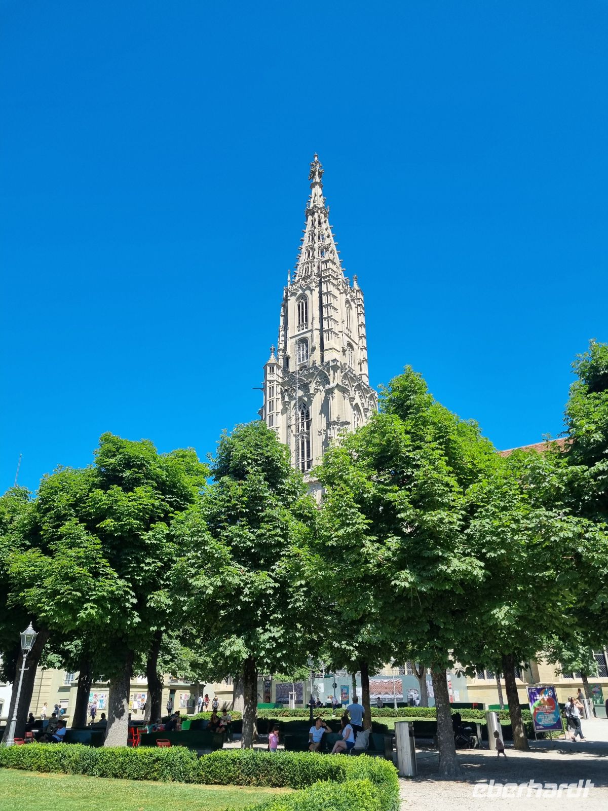 Bern - Ausblick von der Münsterplattform auf das Münster