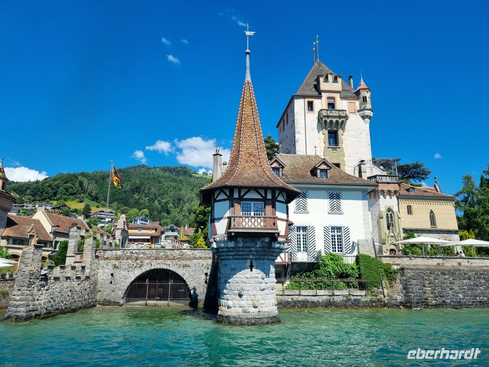 Schifffahrt auf dem Thunersee - Schloss Oberhofen