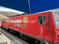 Glacier-express- Lok in Disentis