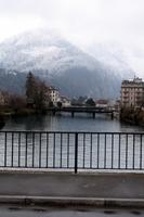 Blick über die Aare zum Harder Kulm