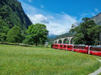 Fahrt mit dem Bernina-Express (Kreisviadukt von Brusio)