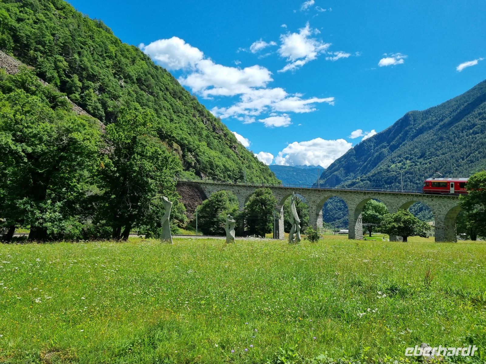 Fahrt mit dem Bernina-Express (Kreisviadukt von Brusio)