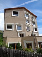 moderne Engadiner Baukunst, Zuoz, Schweiz