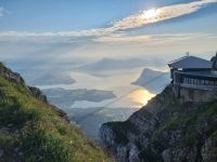 Morgenstimmung auf dem Pilatus-Kulm... (Blick vom Gipfel 