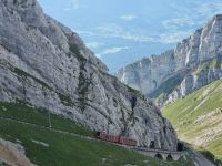 Morgenstimmung auf dem Pilatus-Kulm... (Zahnradbahn)