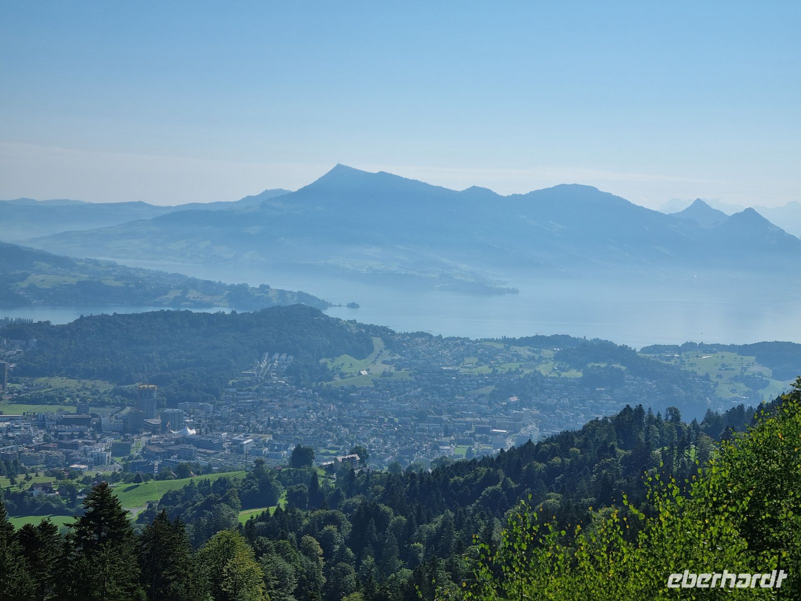 Blick zum Vierwaldstättersee und der Rigi