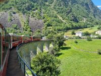 Fahrt mit dem Bernina-Express (Kreisviadukt von Brusio)