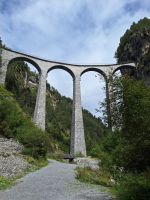144 Ausflug in die Landwasserwelt - Regionalzug auf dem Landwasserviadukt