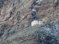 291 Ausflug zum Kleinen Matterhorn - Blick von der Station Schwarzsee zur Hörnlihütte - Ausgangspunkt für die Besteigung des Matterhorns