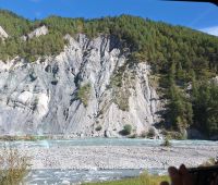 170 Fahrt mit dem Glacier Express - Fahrt durch die Rheinschlucht