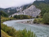 Fahrt mit dem Glacier-Express... (Rheinschlucht)