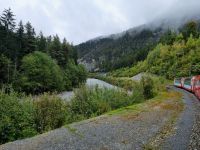 Fahrt mit dem Glacier-Express... (Rheinschlucht)