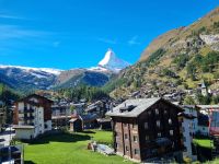 Fahrt zum Gornergrat... (Blick auf Zermatt mit Matterhorn)