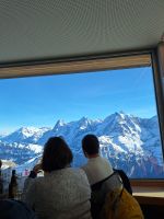 125 Silvester Berner Oberland -  Ausflug zum Schilthorn - Im Restaurant - Blick zu Eiger, Mönch und Jungfrau