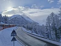 Fahrt mit dem Bernina-Express von Pontresina nach Ospizio Bernina...