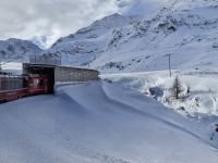 Fahrt mit dem Bernina-Express von Pontresina nach Ospizio Bernina...