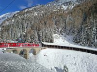 Fahrt mit dem Bernina-Express hinunter ins Val di Poschiavo...