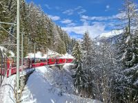 Fahrt mit dem Bernina-Express hinunter ins Val di Poschiavo...