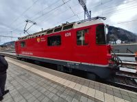 Lokwechsel von Matterhornbahn auf Rhätische Bahn