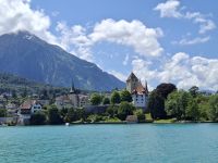 Schifffahrt auf dem Thunersee (Spiez - Schloss mit Schlosskirche) &ndash; &copy; Katrin Deutschbein (Eberhardt TRAVEL)