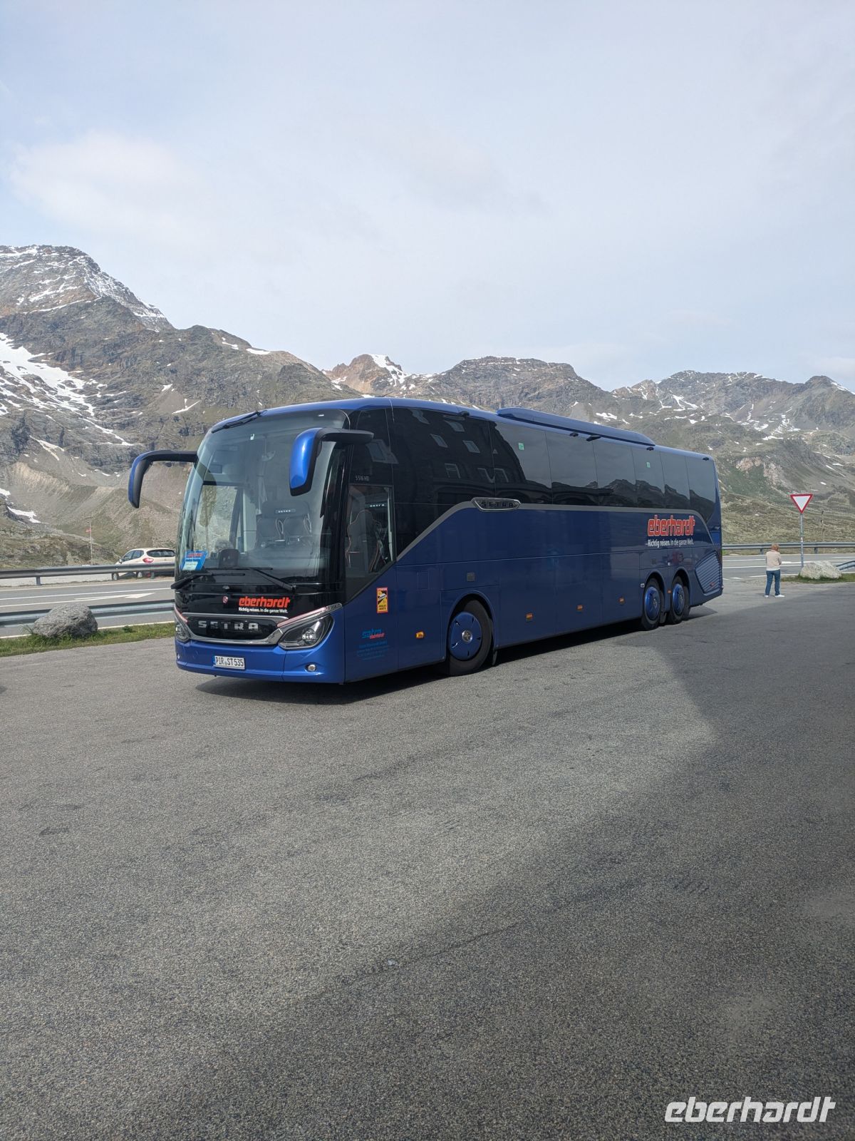 unser Bus auf der Passhöhe &ndash; &copy;  (Eberhardt TRAVEL)