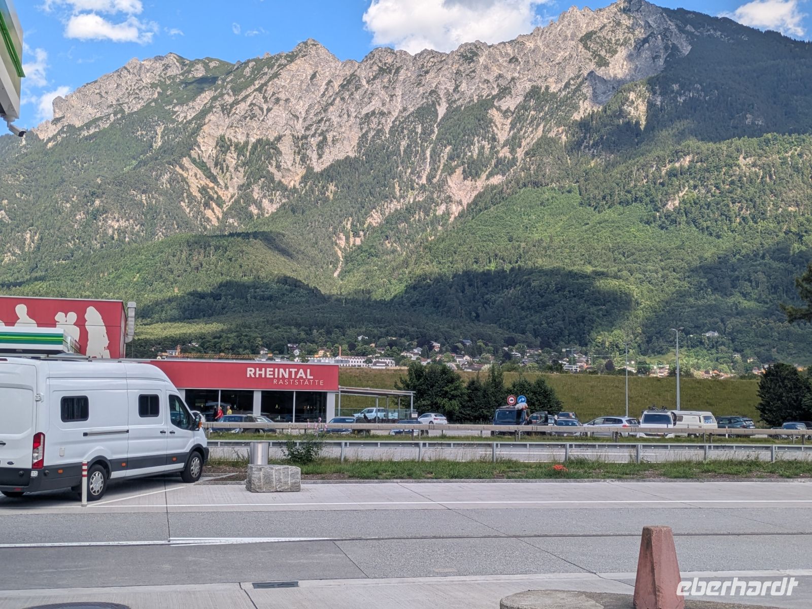 Rast in Rheintal, Blick Richtung Lichtenstein &ndash; &copy;  (Eberhardt TRAVEL)