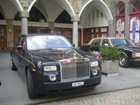 vor dem Badrutts Palace-Hotel