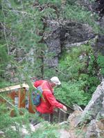 Abstieg in die Schlucht