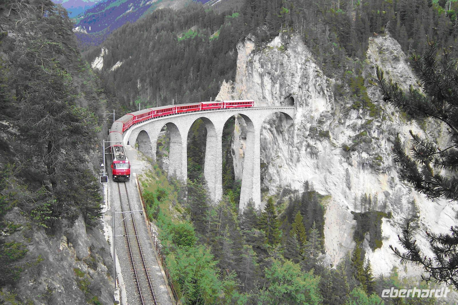 Landwasserviadukt bei schönem Wetter