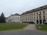 die Amtsgebäude des Klosters