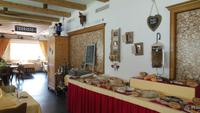 Leckeres Kuchenbuffett im Val Roseg 