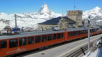 Gornergratbahn in Zermatt oben angekommen