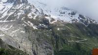 321 Fahrt über die Grimselpass-Straße - Blick zur Furkapass-Straße und zum Rhône-Gletscher