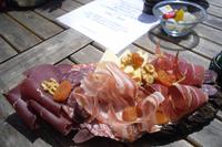 Brotzeit auf der Alm