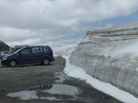 Auf dem Furkapass liegt noch viel Schnee