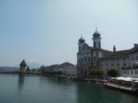 Jesuitenkirche und Kappelbrücke in Luzern