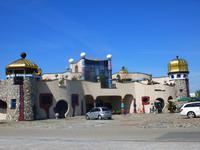 Hundertwasser-Markthalle in Staad