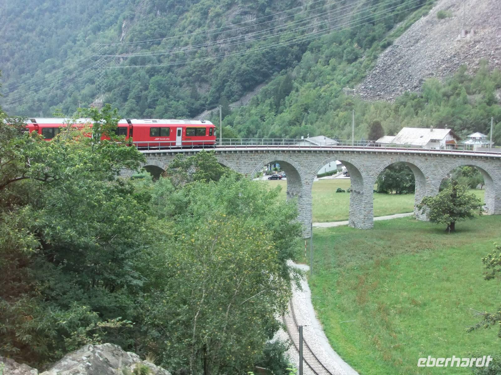 Auf dem Kreisviadukt von Brusio