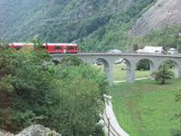 Auf dem Kreisviadukt von Brusio