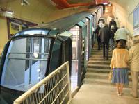 Der Alpin-Express bringt uns zum Folkloreabend