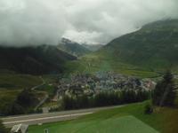 Blick auf Andermatt im Glacier Express 